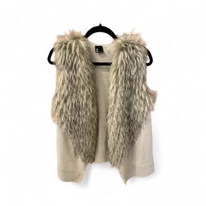 Love Token Gray Faux Fur Sweater Vest, Size M